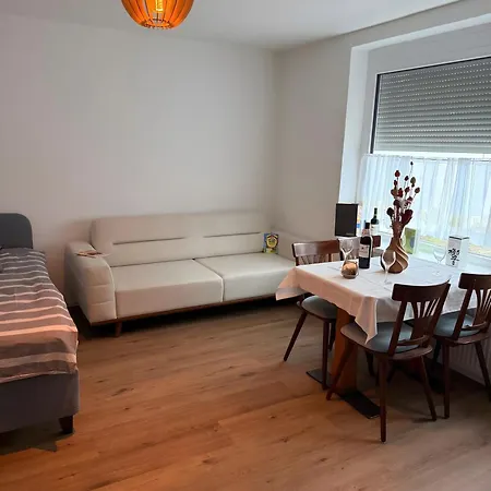Takumi House 837 Лар